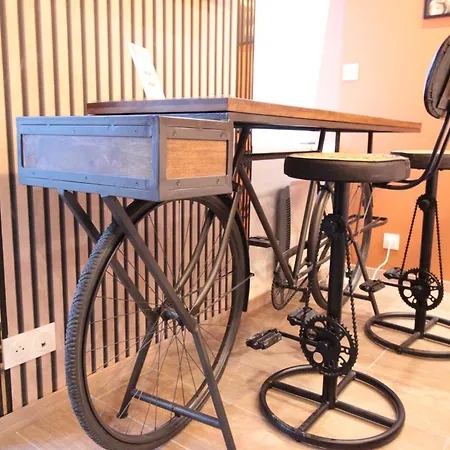 Luxury Studio, Rez De Chaussee, Parking Prive Video Surveillance, Canape Haute Qualite Convertible Couchage 2 Personnes, Centre Proche, Restaurant, Boulangerie 2 Minutes A Pied, Terrasse - 800metre Carre De Terrain - Gere Par Presta-zen'service Lejlighed